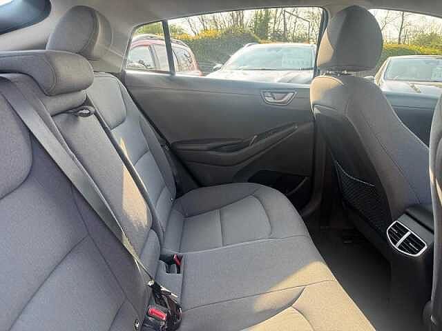 Hyundai IONIQ 1.6 GDi Hybrid Premium 5dr DCT