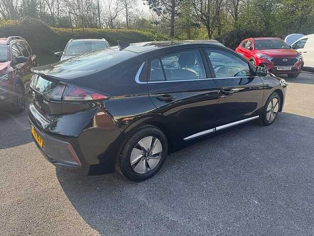 Hyundai IONIQ 1.6 GDi Hybrid Premium 5dr DCT